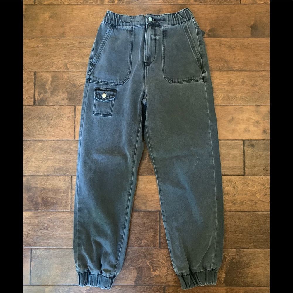 Forever 21 black jeans.